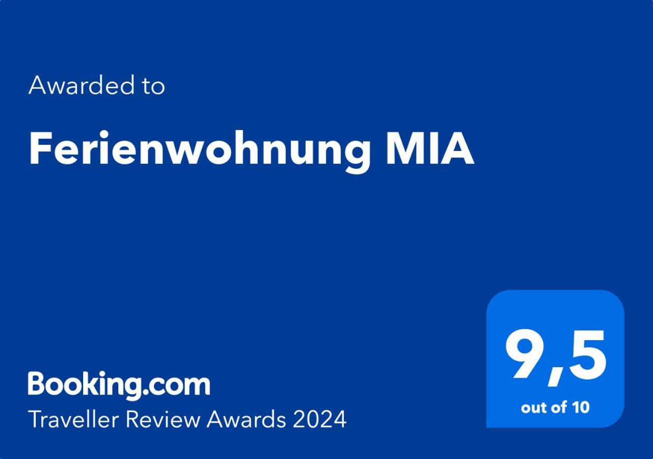 Mia *